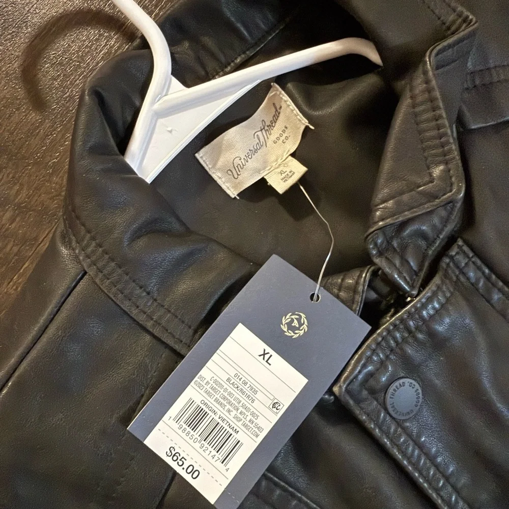 Women’s Universal Thread Leather Jacket - Picture 2 of 4